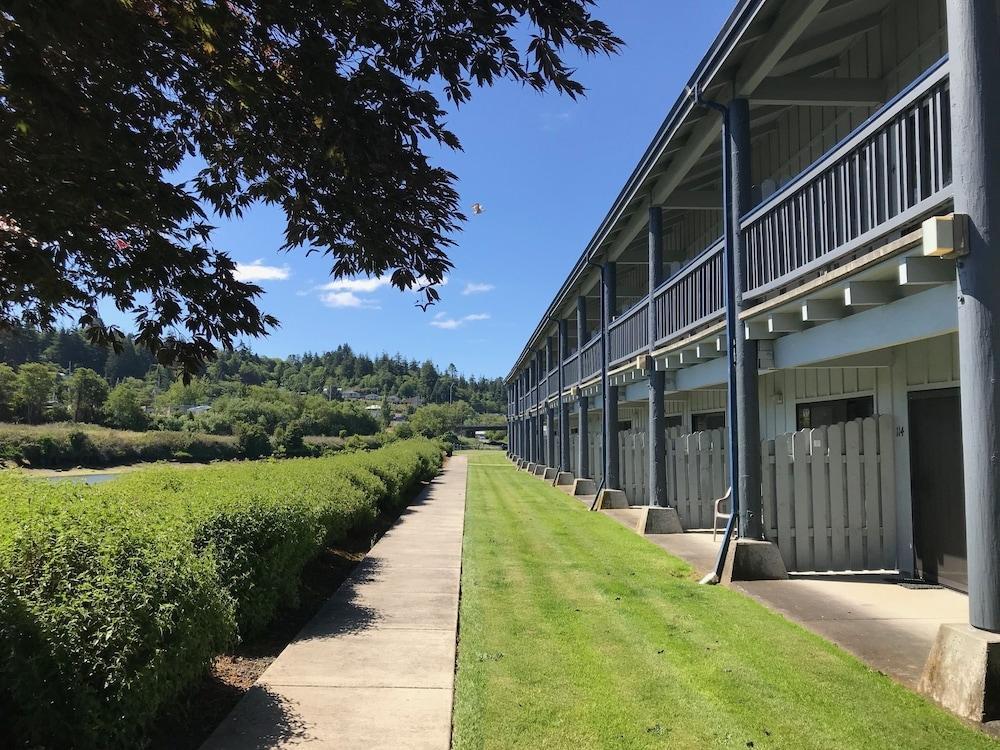 Edgewater Inn Coos Bay Exterior foto