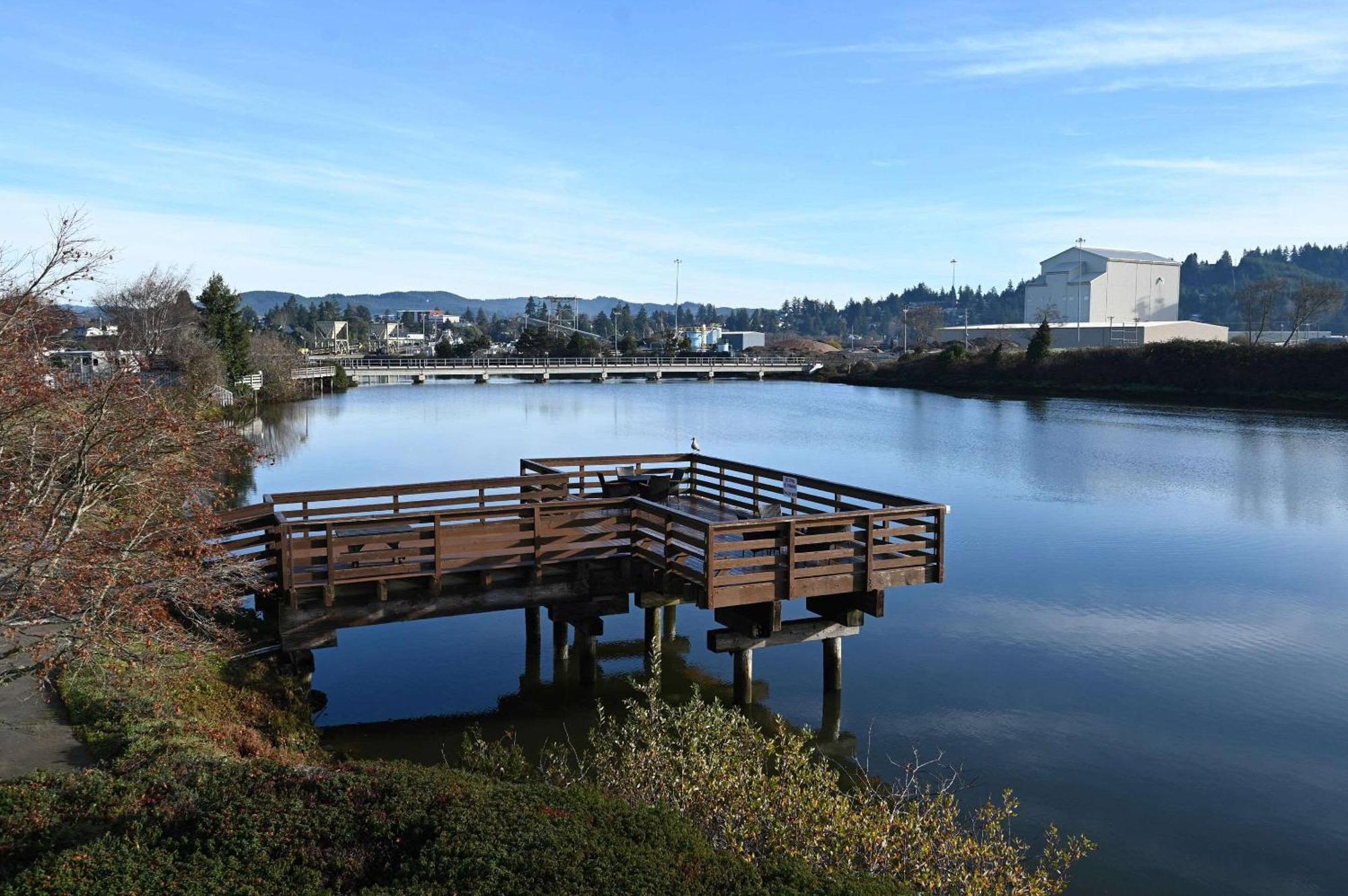 Edgewater Inn Coos Bay Exterior foto